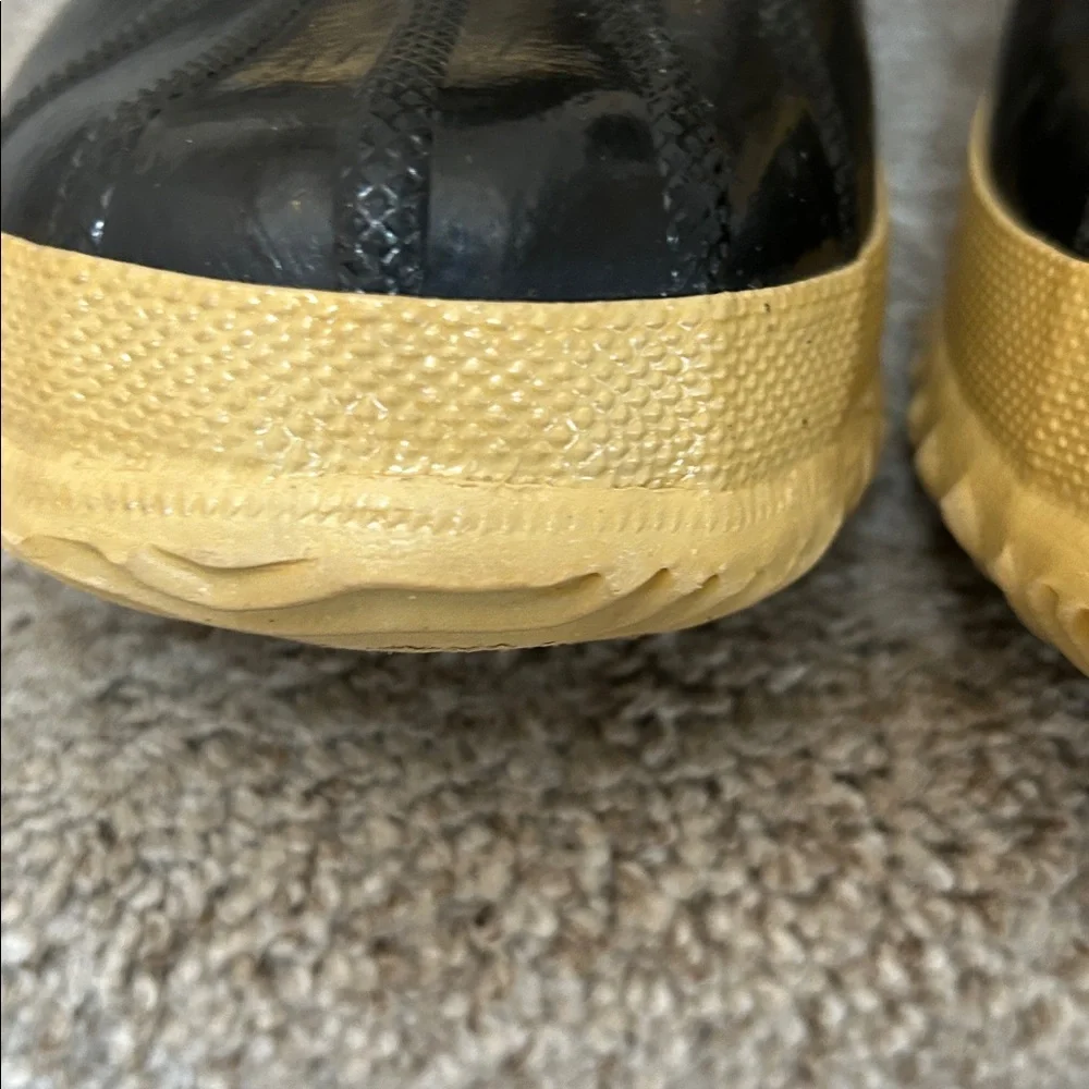 Vintage Sorel Manitou Lace Up Boots. Wool liner with faux fur trim. Y2K. Winter